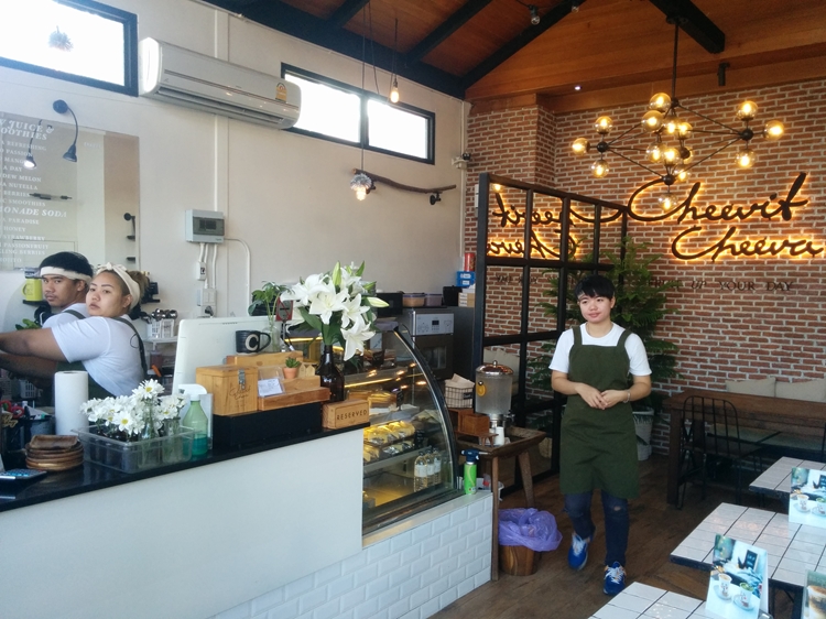 本当は秘密にしたいチェンマイの地元の方々に人気上昇中のカフェその２「Cheevit Cheeva(チービットチーバ)」カフェ