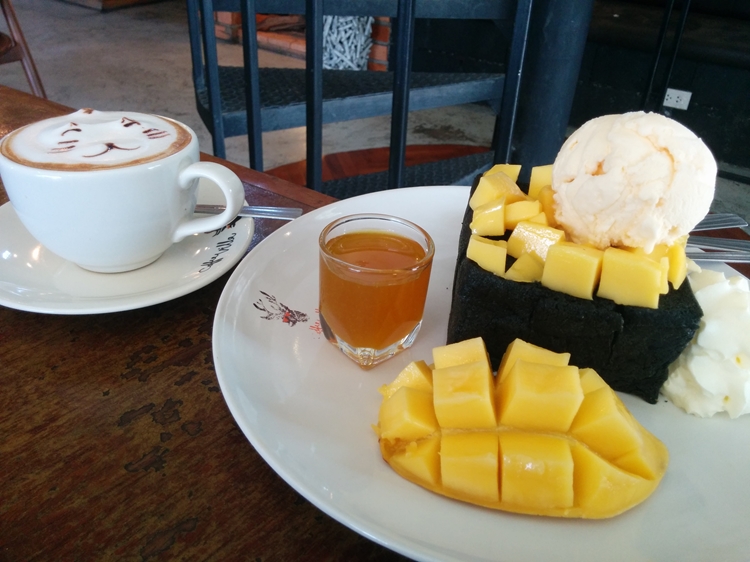 本当は秘密にしたいチェンマイの地元の方々に人気上昇中のカフェその４「coffe villa(コーヒービラ)」