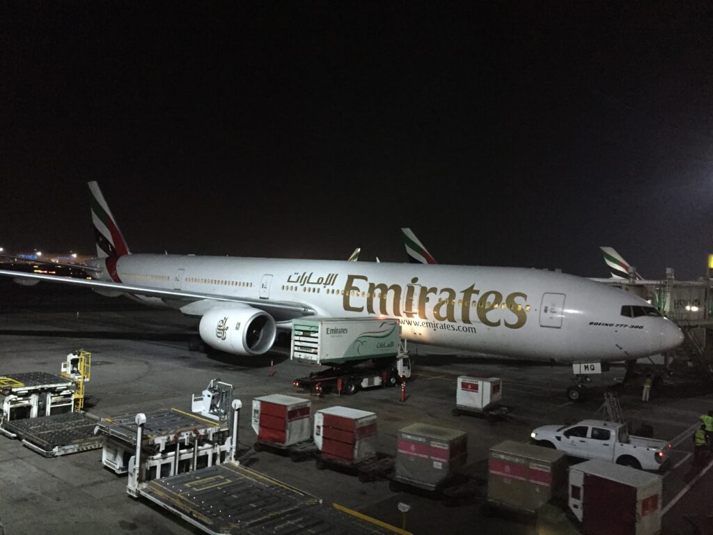 エミレーツ航空 成田 ドバイ